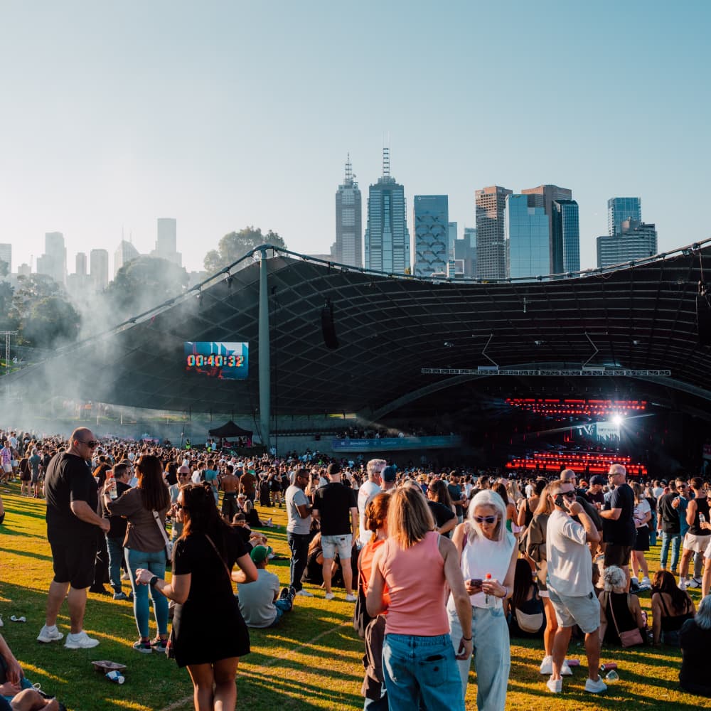 Reminisce crowd enjoying the countdown